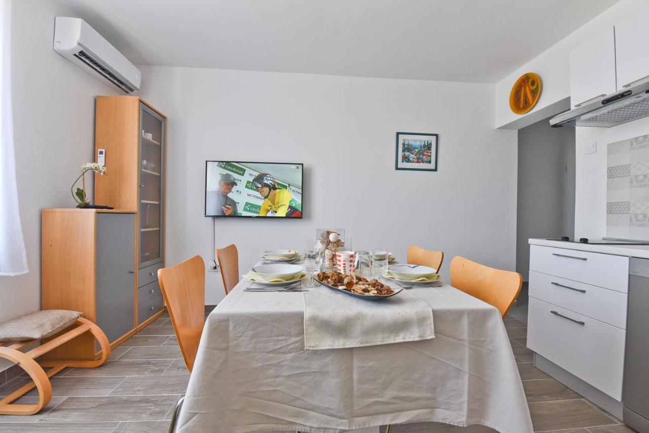 Tonik Apartment
